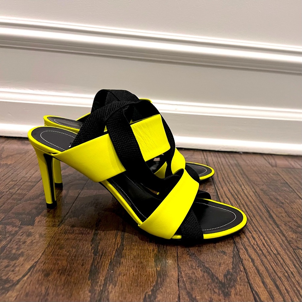 🚨🆕🚨Balenciaga Neon Heels 🚨🆕🚨